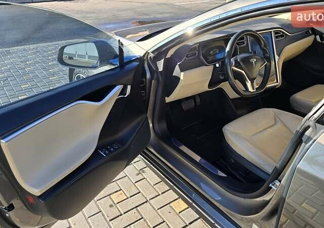 Бежевый Тесла Модель С, объемом двигателя 0 л и пробегом 170 тыс. км за 15300 $, фото 16 на Automoto.ua