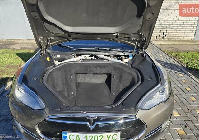Бежевый Тесла Модель С, объемом двигателя 0 л и пробегом 170 тыс. км за 15300 $, фото 15 на Automoto.ua