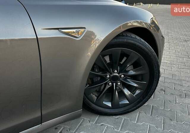 Бежевый Тесла Модель С, объемом двигателя 0 л и пробегом 230 тыс. км за 15900 $, фото 8 на Automoto.ua