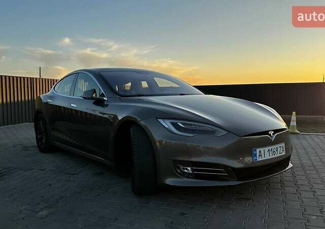 Бежевый Тесла Модель С, объемом двигателя 0 л и пробегом 230 тыс. км за 15900 $, фото 1 на Automoto.ua
