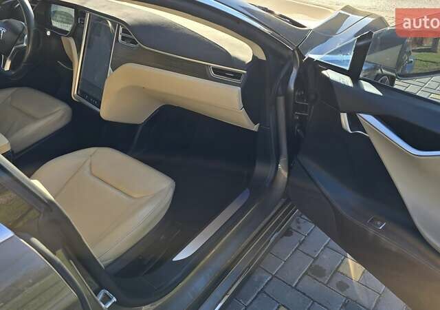 Бежевый Тесла Модель С, объемом двигателя 0 л и пробегом 170 тыс. км за 15300 $, фото 31 на Automoto.ua