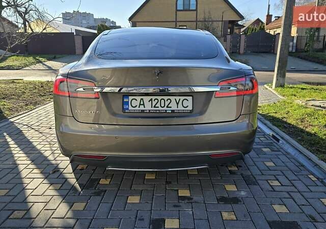 Бежевый Тесла Модель С, объемом двигателя 0 л и пробегом 170 тыс. км за 15300 $, фото 7 на Automoto.ua