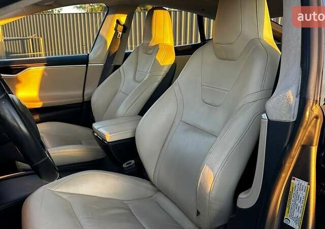 Бежевый Тесла Модель С, объемом двигателя 0 л и пробегом 230 тыс. км за 15900 $, фото 3 на Automoto.ua