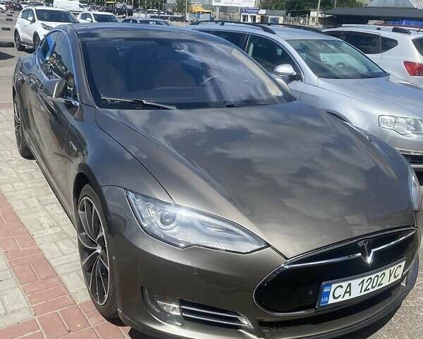 Бежевий Тесла Модель С, об'ємом двигуна 0 л та пробігом 169 тис. км за 14500 $, фото 3 на Automoto.ua