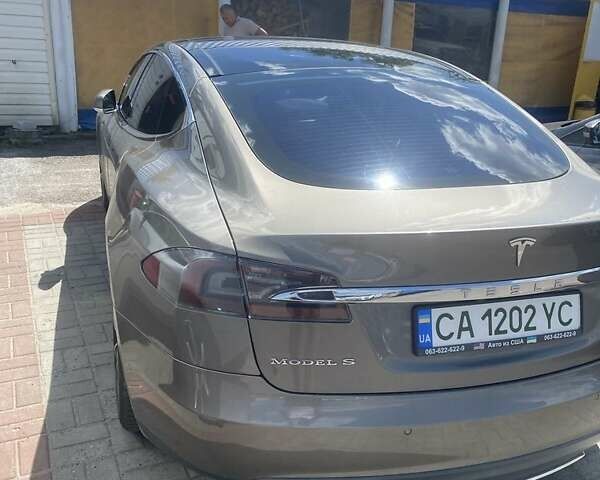 Бежевий Тесла Модель С, об'ємом двигуна 0 л та пробігом 169 тис. км за 14500 $, фото 1 на Automoto.ua