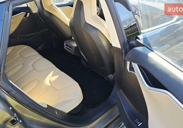 Бежевый Тесла Модель С, объемом двигателя 0 л и пробегом 170 тыс. км за 15300 $, фото 33 на Automoto.ua