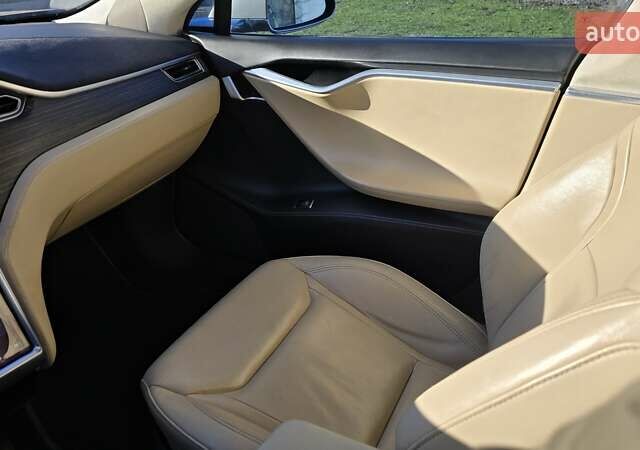 Бежевый Тесла Модель С, объемом двигателя 0 л и пробегом 170 тыс. км за 15300 $, фото 26 на Automoto.ua