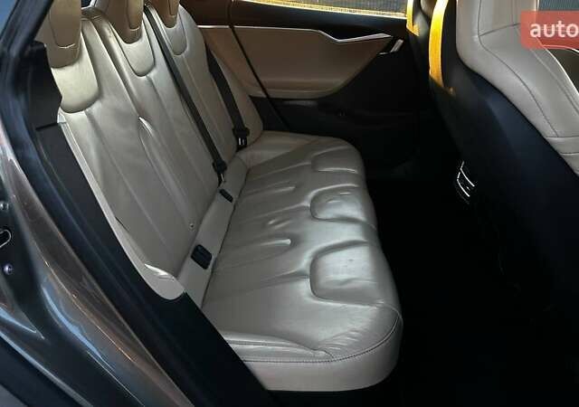 Бежевый Тесла Модель С, объемом двигателя 0 л и пробегом 230 тыс. км за 15900 $, фото 12 на Automoto.ua