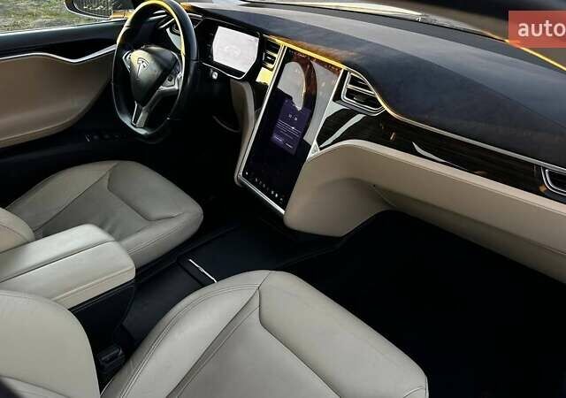 Бежевый Тесла Модель С, объемом двигателя 0 л и пробегом 230 тыс. км за 15900 $, фото 2 на Automoto.ua