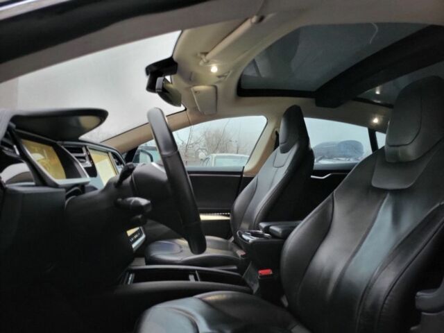 Черный Тесла Модель С, объемом двигателя 0 л и пробегом 120 тыс. км за 13900 $, фото 11 на Automoto.ua