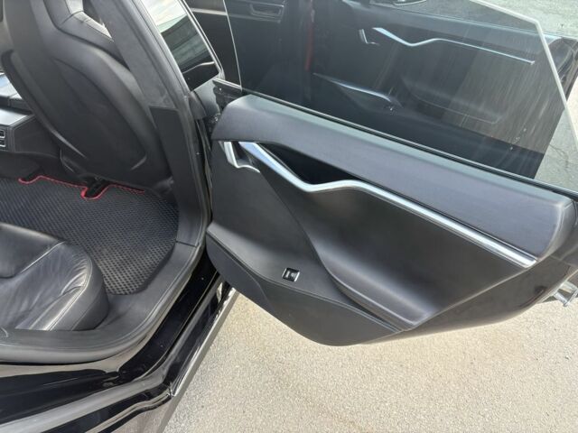 Чорний Тесла Модель С, об'ємом двигуна 0 л та пробігом 225 тис. км за 14000 $, фото 17 на Automoto.ua