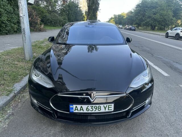 Черный Тесла Модель С, объемом двигателя 0 л и пробегом 200 тыс. км за 12700 $, фото 1 на Automoto.ua