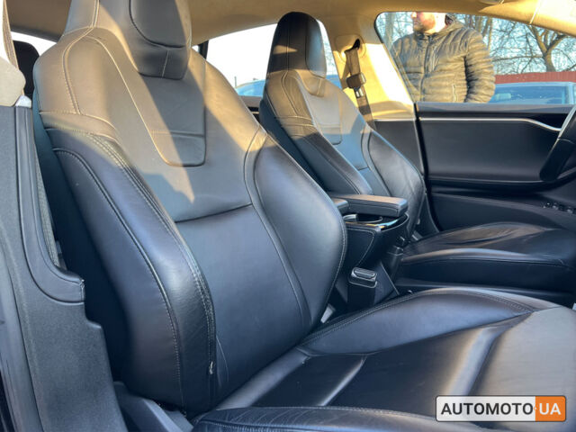 Черный Тесла Модель С, объемом двигателя 70 л и пробегом 47 тыс. км за 17500 $, фото 20 на Automoto.ua