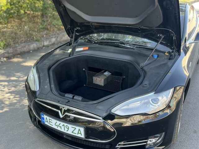 Черный Тесла Модель С, объемом двигателя 0 л и пробегом 103 тыс. км за 14800 $, фото 8 на Automoto.ua