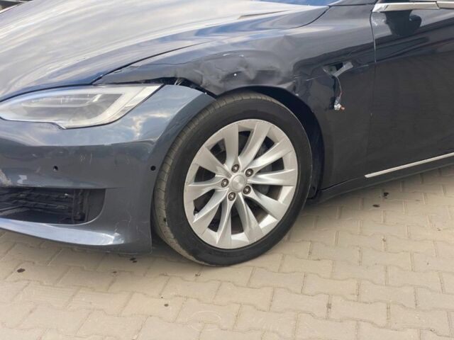 Чорний Тесла Модель С, об'ємом двигуна 0 л та пробігом 302 тис. км за 10500 $, фото 1 на Automoto.ua