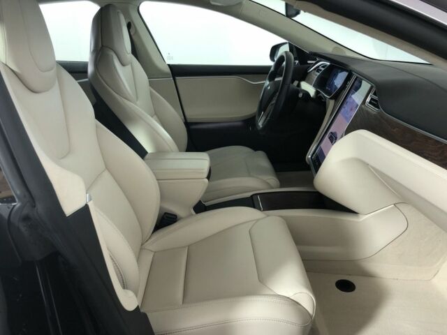 Чорний Тесла Модель С, об'ємом двигуна 0 л та пробігом 110 тис. км за 17000 $, фото 5 на Automoto.ua