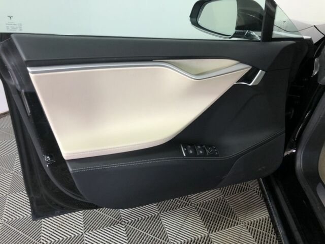 Чорний Тесла Модель С, об'ємом двигуна 0 л та пробігом 110 тис. км за 17000 $, фото 7 на Automoto.ua