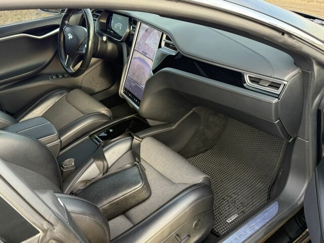 Чорний Тесла Модель С, об'ємом двигуна 0 л та пробігом 66 тис. км за 15999 $, фото 13 на Automoto.ua