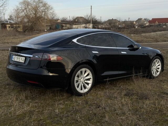 Чорний Тесла Модель С, об'ємом двигуна 0 л та пробігом 66 тис. км за 15999 $, фото 7 на Automoto.ua