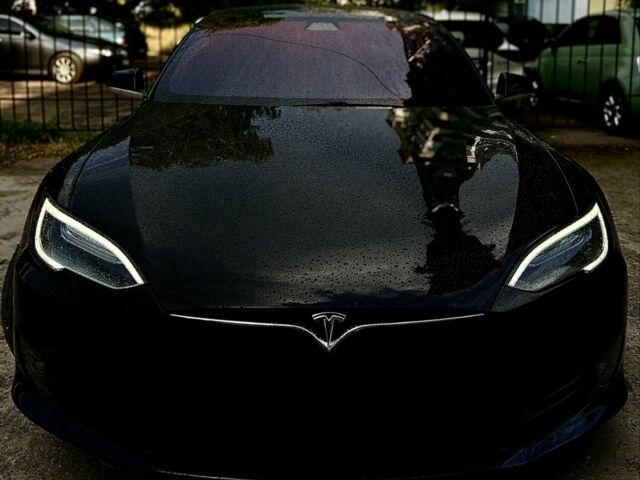Чорний Тесла Модель С, об'ємом двигуна 0 л та пробігом 66 тис. км за 15999 $, фото 1 на Automoto.ua