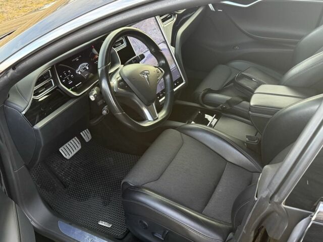 Чорний Тесла Модель С, об'ємом двигуна 0 л та пробігом 66 тис. км за 15999 $, фото 10 на Automoto.ua