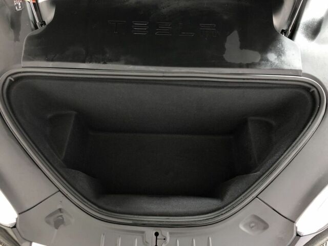 Чорний Тесла Модель С, об'ємом двигуна 0 л та пробігом 110 тис. км за 17000 $, фото 10 на Automoto.ua