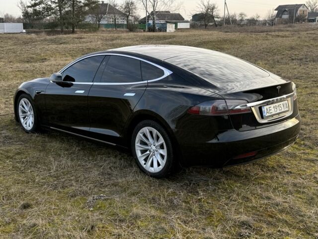 Чорний Тесла Модель С, об'ємом двигуна 0 л та пробігом 66 тис. км за 15999 $, фото 9 на Automoto.ua