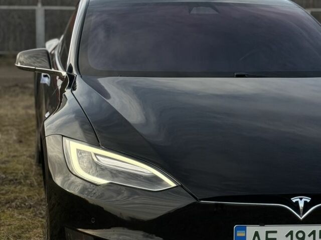 Чорний Тесла Модель С, об'ємом двигуна 0 л та пробігом 66 тис. км за 15999 $, фото 2 на Automoto.ua