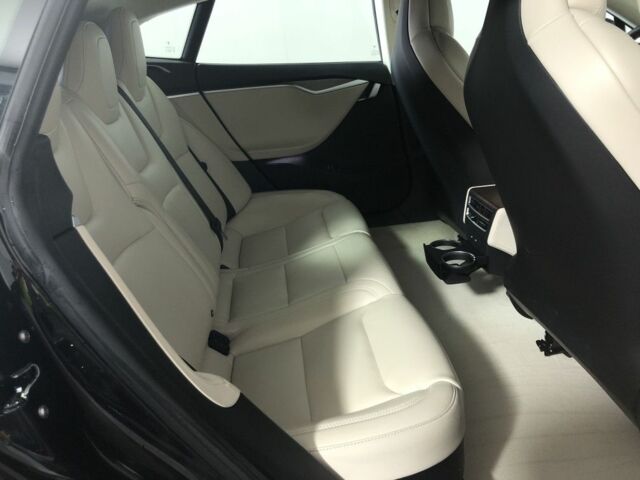 Чорний Тесла Модель С, об'ємом двигуна 0 л та пробігом 110 тис. км за 17000 $, фото 6 на Automoto.ua