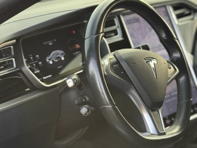 Чорний Тесла Модель С, об'ємом двигуна 0 л та пробігом 66 тис. км за 15999 $, фото 3 на Automoto.ua