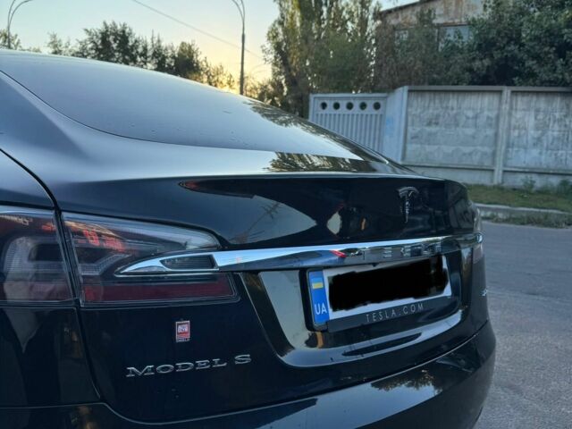 Чорний Тесла Модель С, об'ємом двигуна 0 л та пробігом 99 тис. км за 20199 $, фото 4 на Automoto.ua