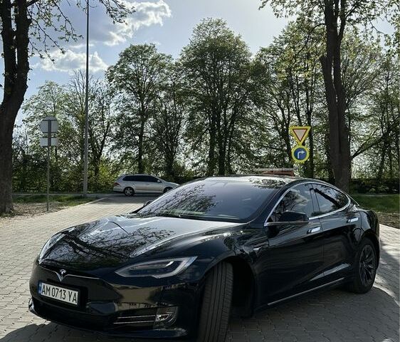 Черный Тесла Модель С, объемом двигателя 0 л и пробегом 59 тыс. км за 32000 $, фото 1 на Automoto.ua