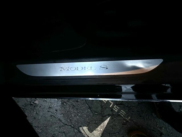 Чорний Тесла Модель С, об'ємом двигуна 0 л та пробігом 99 тис. км за 20500 $, фото 12 на Automoto.ua