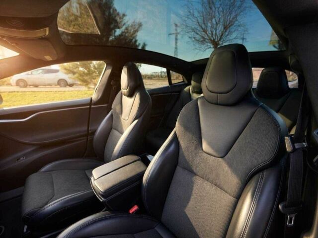 Чорний Тесла Модель С, об'ємом двигуна 0 л та пробігом 99 тис. км за 17200 $, фото 11 на Automoto.ua