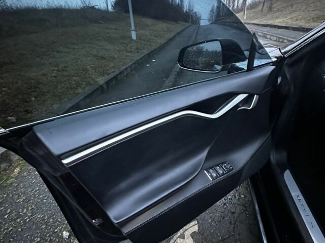 Чорний Тесла Модель С, об'ємом двигуна 0 л та пробігом 99 тис. км за 20500 $, фото 8 на Automoto.ua