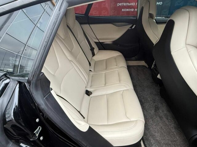 Черный Тесла Модель С, объемом двигателя 0 л и пробегом 101 тыс. км за 25499 $, фото 4 на Automoto.ua