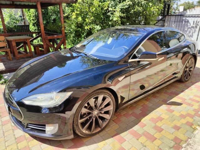 Черный Тесла Модель С, объемом двигателя 0 л и пробегом 347 тыс. км за 11900 $, фото 5 на Automoto.ua