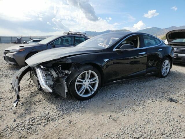 Чорний Тесла Модель С, об'ємом двигуна 0 л та пробігом 127 тис. км за 7900 $, фото 4 на Automoto.ua