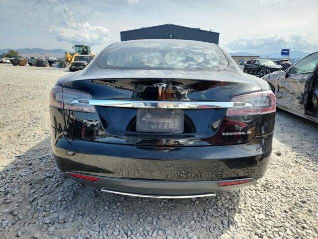 Чорний Тесла Модель С, об'ємом двигуна 0 л та пробігом 127 тис. км за 7900 $, фото 2 на Automoto.ua
