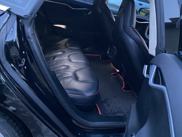 Чорний Тесла Модель С, об'ємом двигуна 0 л та пробігом 300 тис. км за 12600 $, фото 5 на Automoto.ua