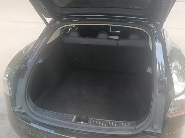 Черный Тесла Модель С, объемом двигателя 0 л и пробегом 121 тыс. км за 14800 $, фото 11 на Automoto.ua