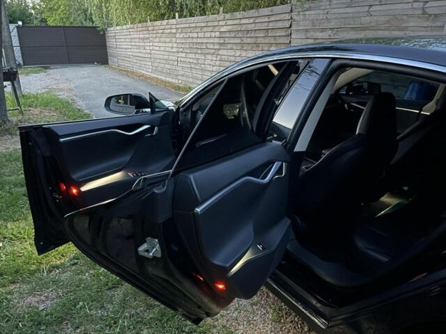 Черный Тесла Модель С, объемом двигателя 0 л и пробегом 190 тыс. км за 14500 $, фото 8 на Automoto.ua