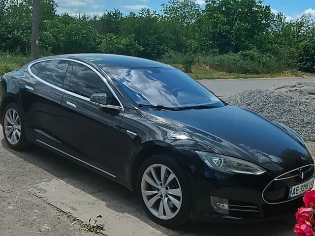 Чорний Тесла Модель С, об'ємом двигуна 0 л та пробігом 125 тис. км за 14671 $, фото 2 на Automoto.ua