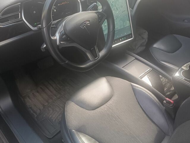 Черный Тесла Модель С, объемом двигателя 0 л и пробегом 121 тыс. км за 14800 $, фото 8 на Automoto.ua