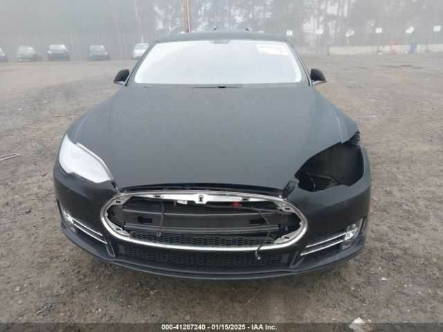 Черный Тесла Модель С, объемом двигателя 0 л и пробегом 48 тыс. км за 3800 $, фото 10 на Automoto.ua