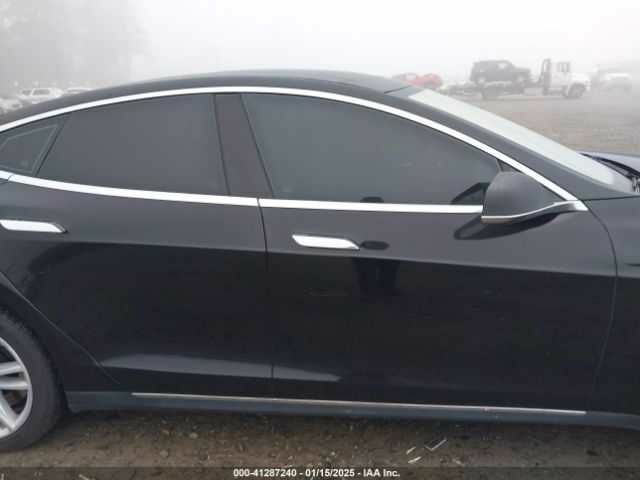 Черный Тесла Модель С, объемом двигателя 0 л и пробегом 48 тыс. км за 3800 $, фото 11 на Automoto.ua