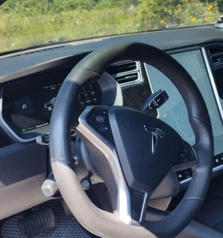 Черный Тесла Модель С, объемом двигателя 0 л и пробегом 2 тыс. км за 13500 $, фото 5 на Automoto.ua