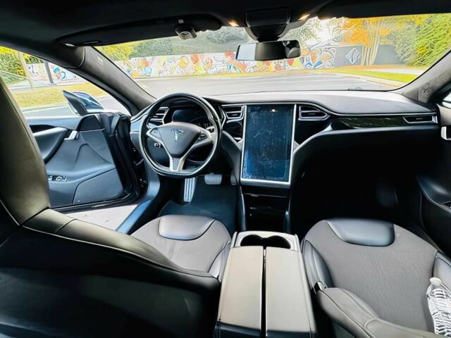 Черный Тесла Модель С, объемом двигателя 0 л и пробегом 75 тыс. км за 7000 $, фото 8 на Automoto.ua