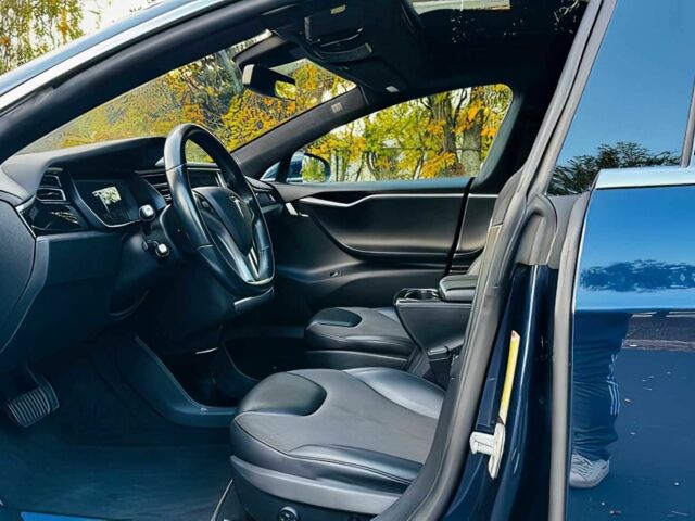 Черный Тесла Модель С, объемом двигателя 0 л и пробегом 75 тыс. км за 7000 $, фото 7 на Automoto.ua