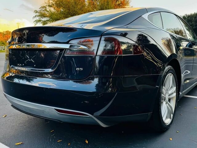Черный Тесла Модель С, объемом двигателя 0 л и пробегом 75 тыс. км за 7000 $, фото 3 на Automoto.ua